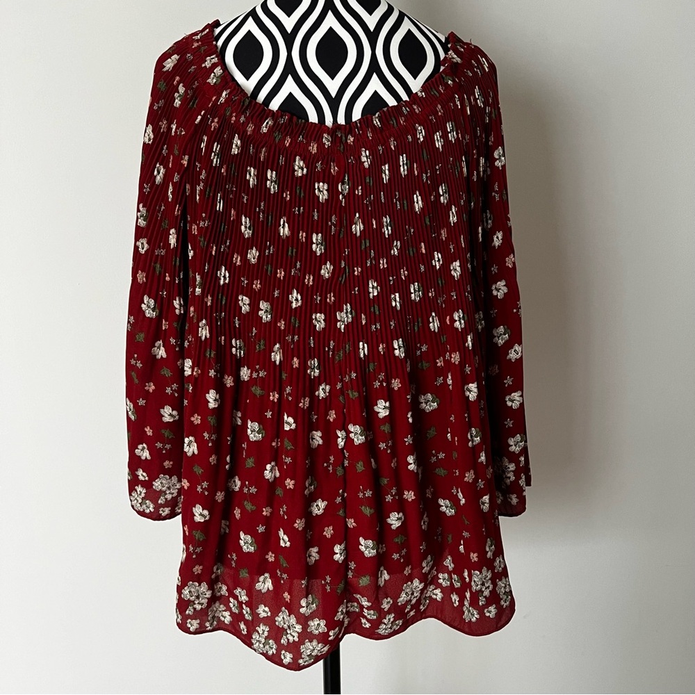 Max Studio Off Shoulder Accordion Boho Floral Top - Picture 5 of 6